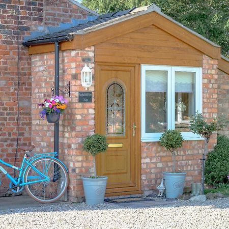 Saughall Mill Farm Cottage Chester Dış mekan fotoğraf