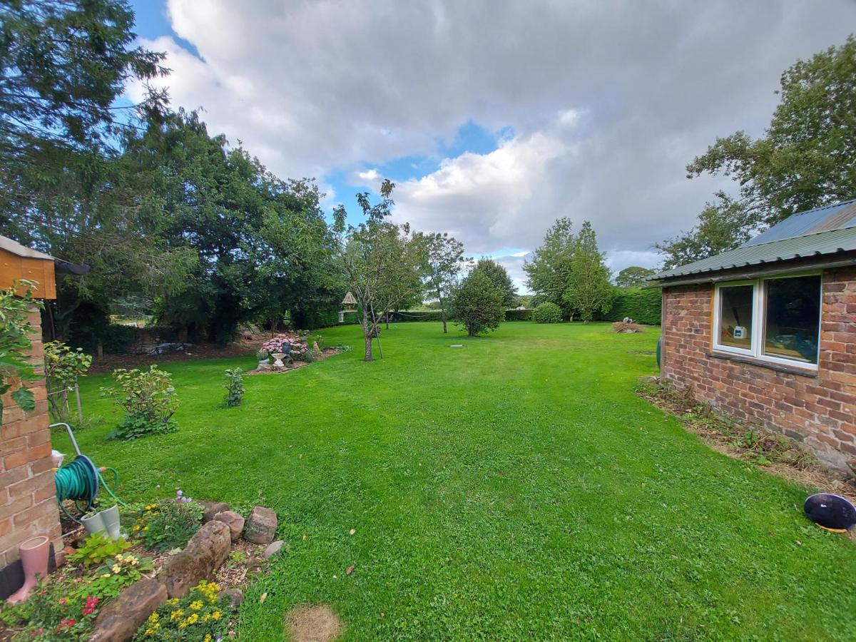 Saughall Mill Farm Cottage Chester Dış mekan fotoğraf